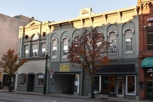 114 S Main St in Bowling Green, OH - Building Photo