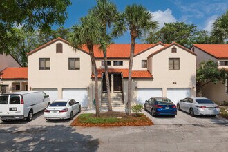 Southlake Condominiums in Boynton Beach, FL - Building Photo - Building Photo