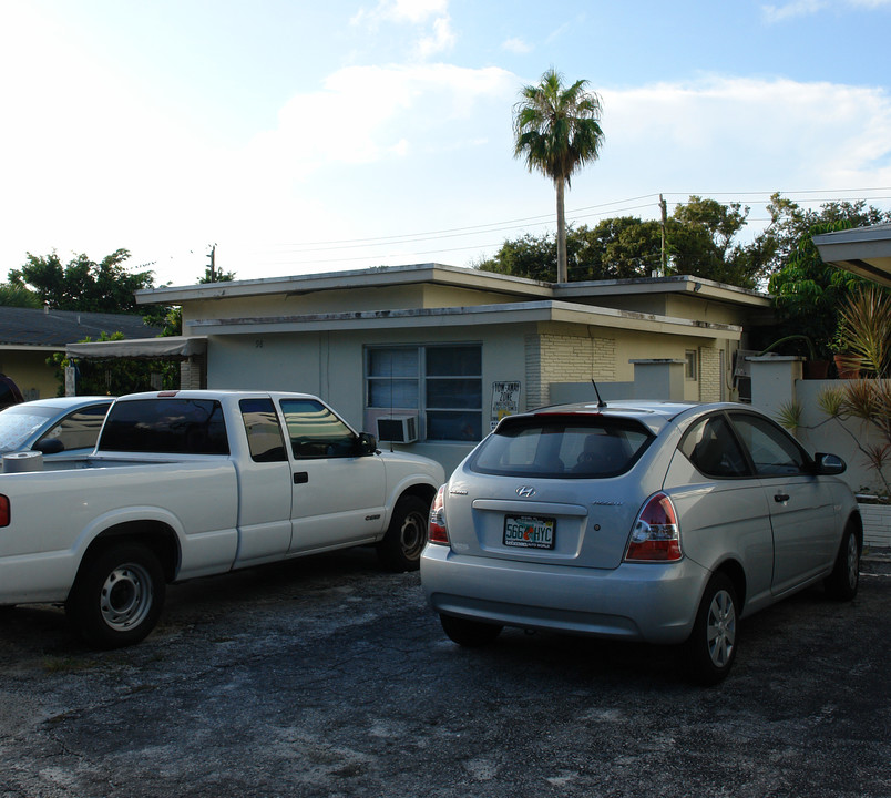 22-98 SE 7th St in Fort Lauderdale, FL - Building Photo