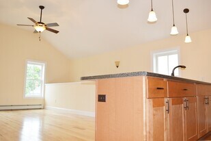 277-279-279 North St in Burlington, VT - Building Photo