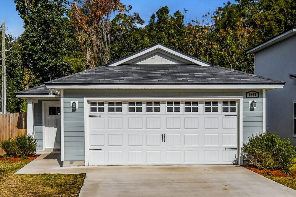 8403 Thor St in Jacksonville, FL - Foto de edificio