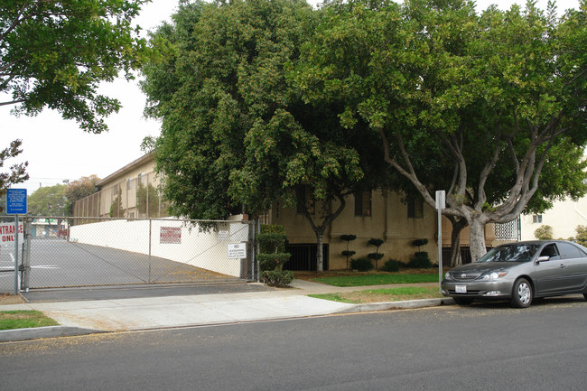 Residential Condominiums in Glendale, CA - Building Photo - Building Photo