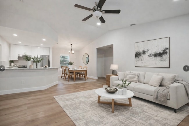 8414 N River Dune St in Tampa, FL - Building Photo - Building Photo