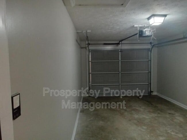 721 Pine Hill Ct in Phenix City, AL - Building Photo - Building Photo