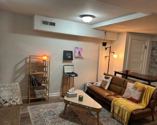 property at 312 S Upper St