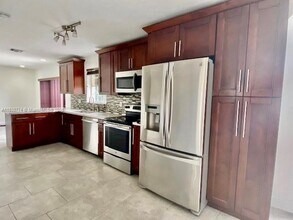 9101 SW 215th Terrace in Cutler Bay, FL - Building Photo - Building Photo