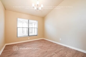 242 Lakebreeze Cir in Lake Mary, FL - Foto de edificio - Building Photo