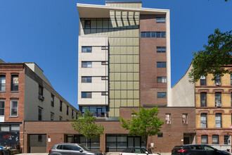 Tiffany Tower in Brooklyn, NY - Foto de edificio - Building Photo