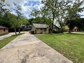 21802 Rotherham Dr in Spring, TX - Building Photo - Building Photo