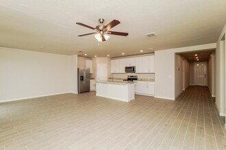 39013 Harlow Rose Dr in Zephyrhills, FL - Building Photo - Building Photo