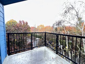 8720 SW Tualatin Rd in Tualatin, OR - Building Photo