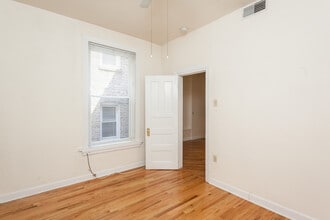 3414 N Halsted St, Unit 104-4 in Chicago, IL - Building Photo - Building Photo
