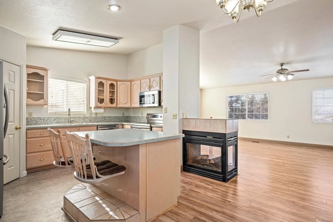 1852 N Wedgewood Ln in Cedar City, UT - Foto de edificio - Building Photo