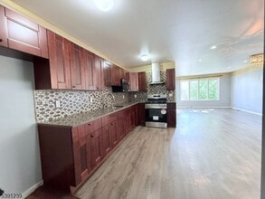 221 Geneva St in Elizabeth, NJ - Building Photo - Building Photo
