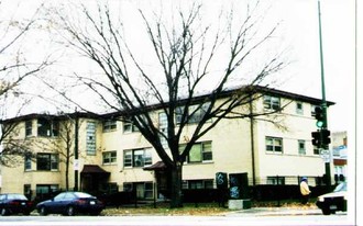 5201 N Francisco Ave Apartments