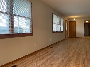 700 S Waggoner Rd in Reynoldsburg, OH - Building Photo - Building Photo