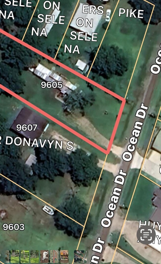 9605 Ocean Dr in Beach City, TX - Building Photo - Building Photo