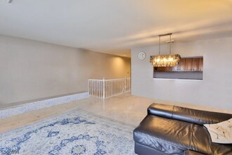 300 Gorge Rd-Unit -36 in Cliffside Park, NJ - Foto de edificio - Building Photo