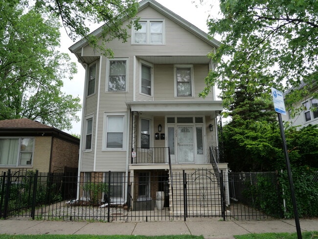 property at 2304 N Monitor Ave