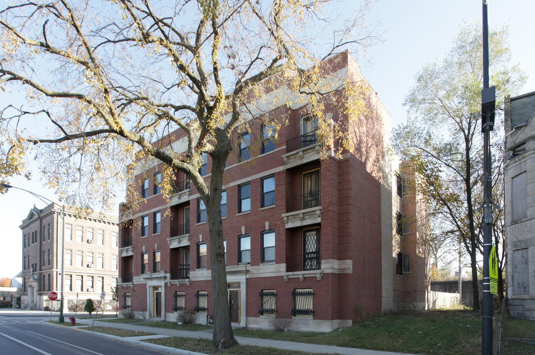 525 E Oakwood Blvd in Chicago, IL - Foto de edificio