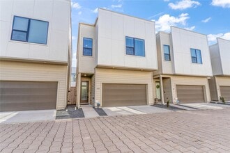 4705 Thornton Grove in Houston, TX - Building Photo - Building Photo