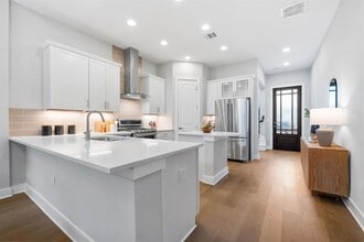 4323 Spicewood Springs Rd in Austin, TX - Building Photo - Building Photo