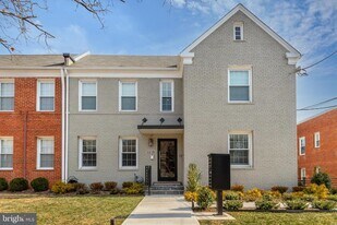 2215 40th St NW in Washington, DC - Building Photo