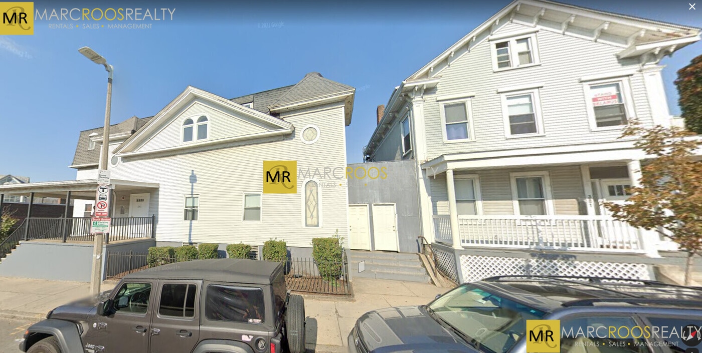 395 Dorchester St, Unit A11 in Boston, MA - Building Photo