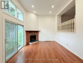 653-653 Village Pkwy in Markham, ON - Building Photo - Building Photo