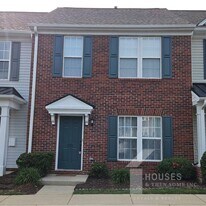 151 Spring Crossing Cir in Greer, SC - Building Photo