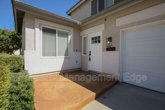 41358 Pine Tree Cir in Temecula, CA - Building Photo - Building Photo