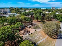 525 Parkdale Mews photo'