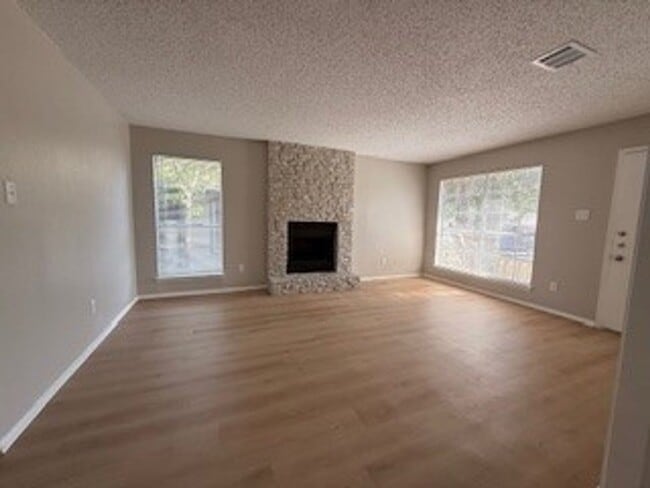 2202 Donahue Ln in Austin, TX - Building Photo - Building Photo