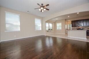 118 N Heritage Mill Cir in Tomball, TX - Building Photo