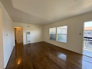4107 Wade St in Los Angeles, CA - Foto de edificio - Building Photo