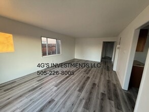 2324 E 17th St in Farmington, NM - Building Photo - Building Photo