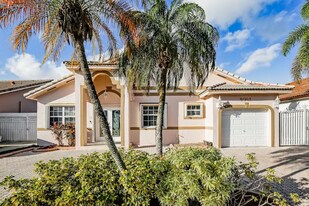 9018 NW 148th St in Miami Lakes, FL - Building Photo