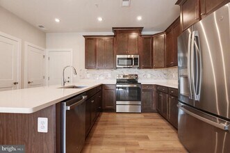 43792 Middleway Ter in Ashburn, VA - Building Photo - Building Photo