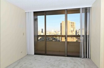 2499 Kapiolani Blvd, Unit 1404 in Honolulu, HI - Building Photo - Building Photo