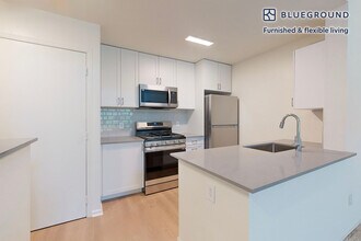 313 Avalon Cir in Smithtown, NY - Building Photo - Building Photo