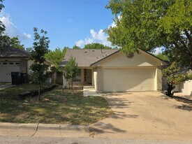 4911 Edenbourgh Ln in Austin, TX - Building Photo