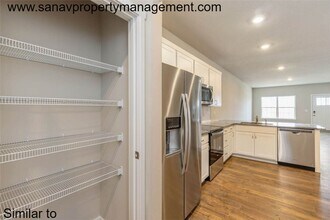 3089 NW Irvinedale Dr in Ankeny, IA - Building Photo - Building Photo