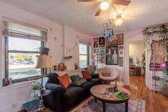 501 S Front St, Unit B in Mankato, MN - Building Photo - Building Photo