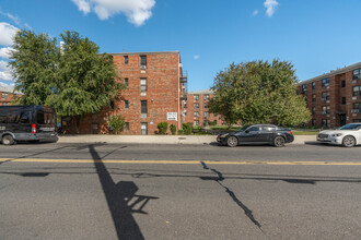 1001 E 108th St in Brooklyn, NY - Building Photo - Building Photo