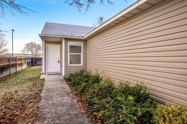 6990 S Boysenberry Ave in Boise, ID - Building Photo - Building Photo