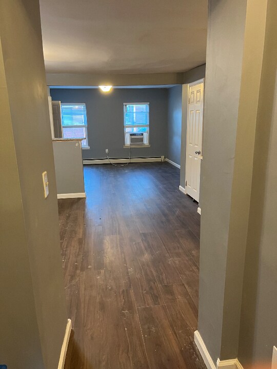 421 Dickinson St in Philadelphia, PA - Building Photo