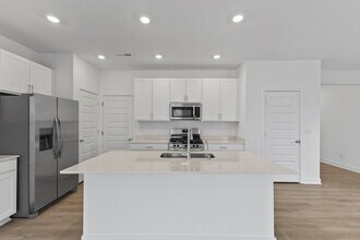 15274 Farrington Rd in Fishers, IN - Building Photo - Building Photo