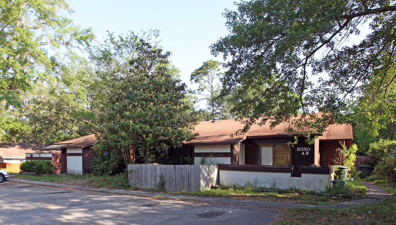 8380 Country Walk Dr in Pensacola, FL - Building Photo