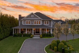 16 Hilltop Dr in Port Chester, NY - Building Photo