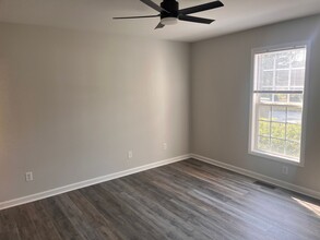 912 Shannondale Dr in Raleigh, NC - Building Photo - Building Photo
